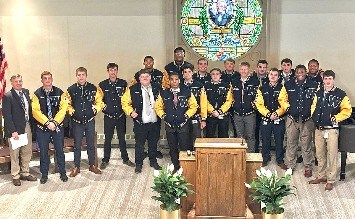Twnety-five Winter ans Spring senior 3-yar atheltes were awarded a Varsity Letterman jacket. (not picuted du eto a Poer plant outage: Nick Burdumy, Samuel Coppa, Michael Kling, Christian Knaus, Frincisco Torres-Vega, Jack Welsh